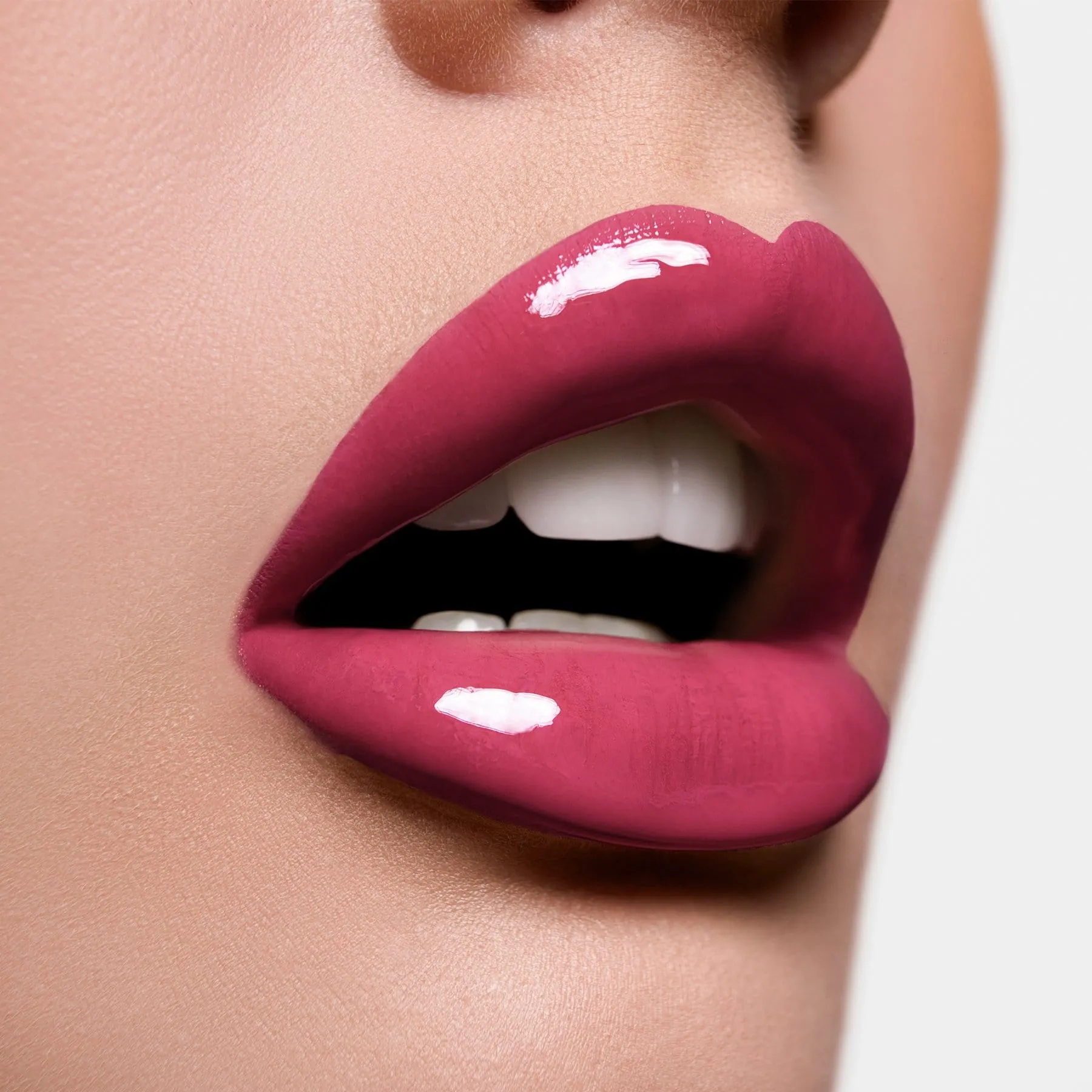 Velvet Gloss Plumper 75. Cheater   Free Mini